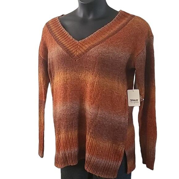 NWT A.N.A Women’s Red Brown Orange Ombre V-Neck Pullover Sweater Size Medium - Picture 2 of 7
